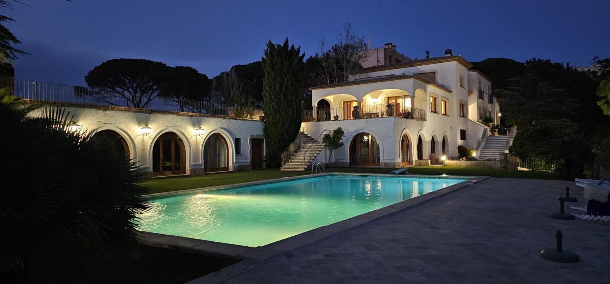 Villa Maricel Сан-Фелиу-де-Гишольс Экстерьер фото