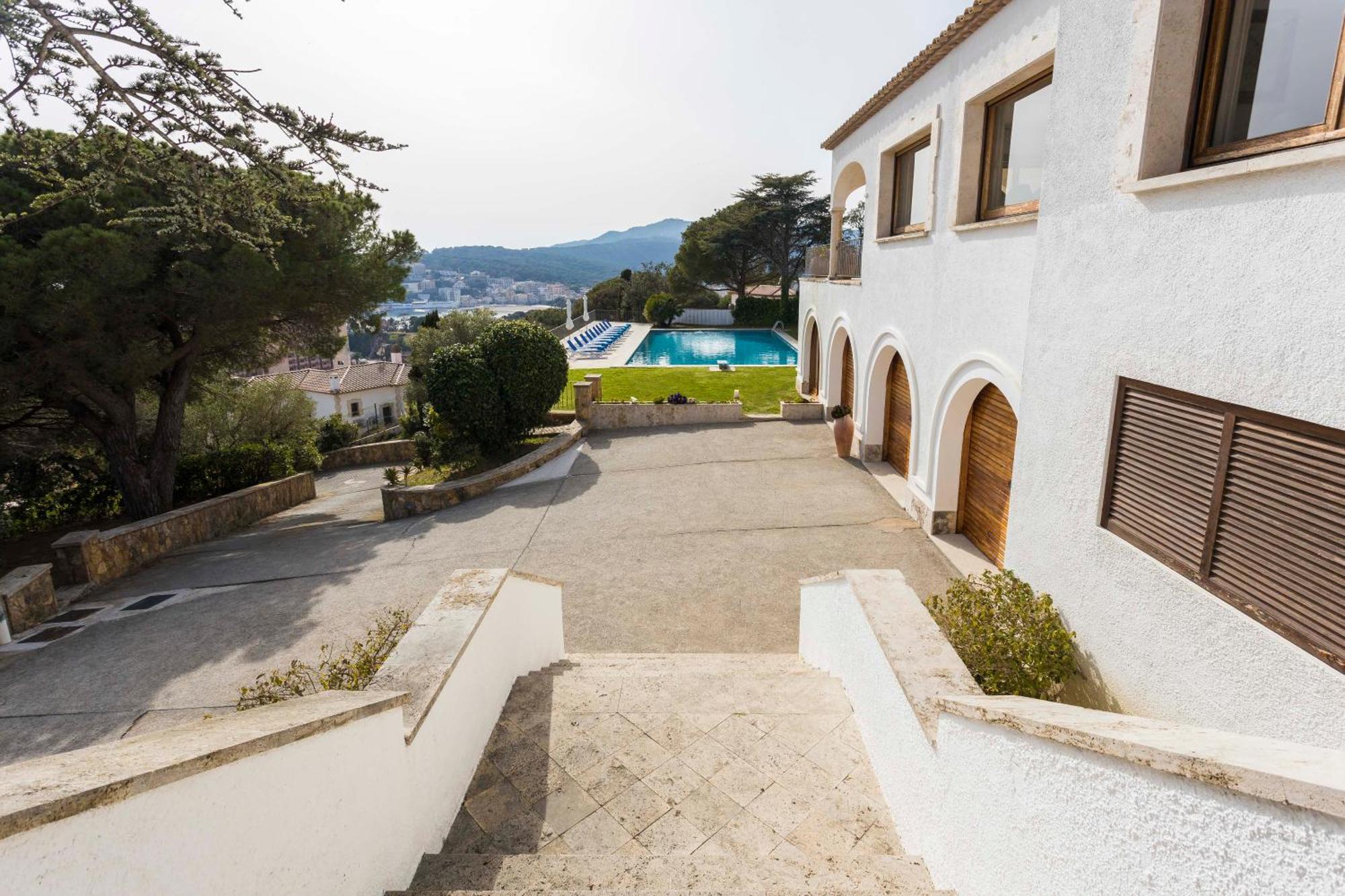 Villa Maricel Сан-Фелиу-де-Гишольс Экстерьер фото
