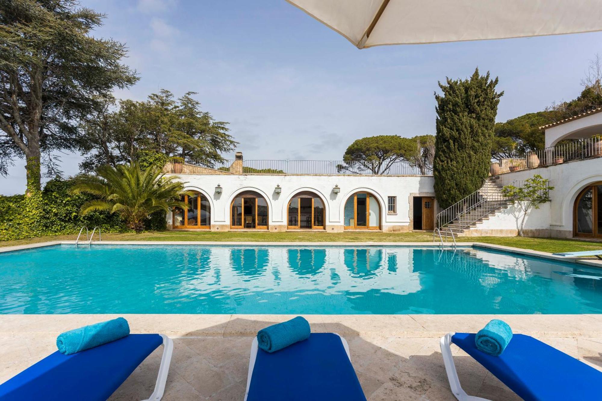 Villa Maricel Сан-Фелиу-де-Гишольс Экстерьер фото
