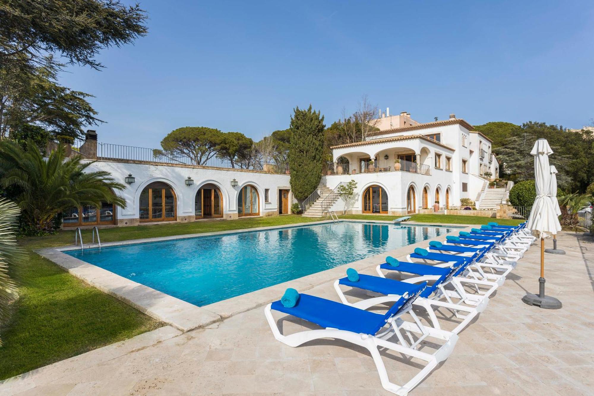Villa Maricel Сан-Фелиу-де-Гишольс Экстерьер фото