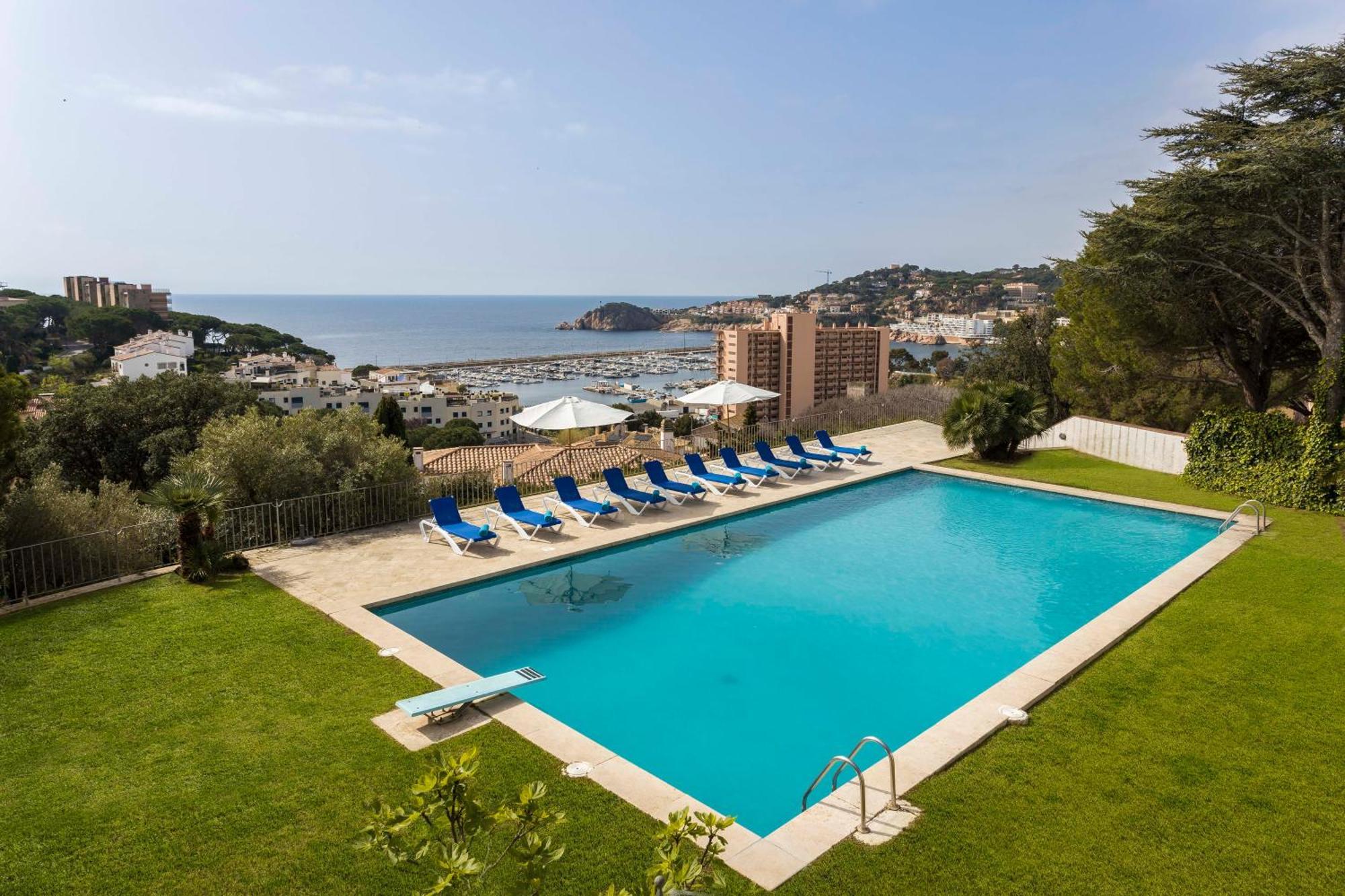 Villa Maricel Сан-Фелиу-де-Гишольс Экстерьер фото